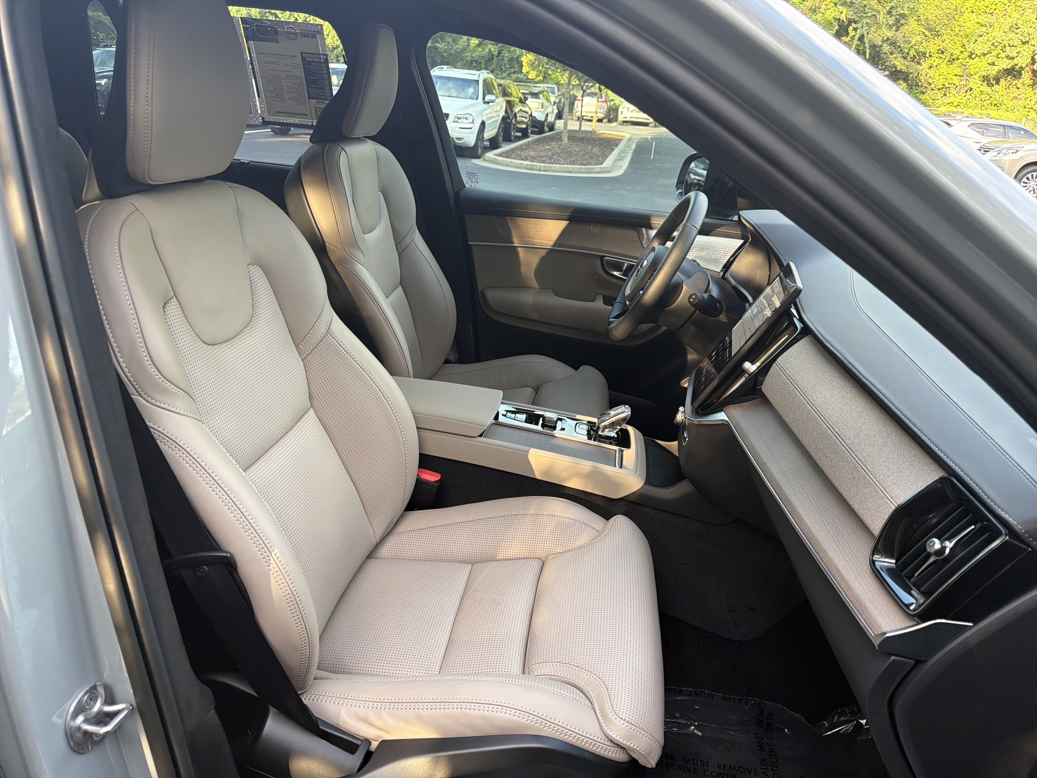 Used 2026 Volvo XC90 B6 Ultra w/ Lounge Package AWD/4WD image 35