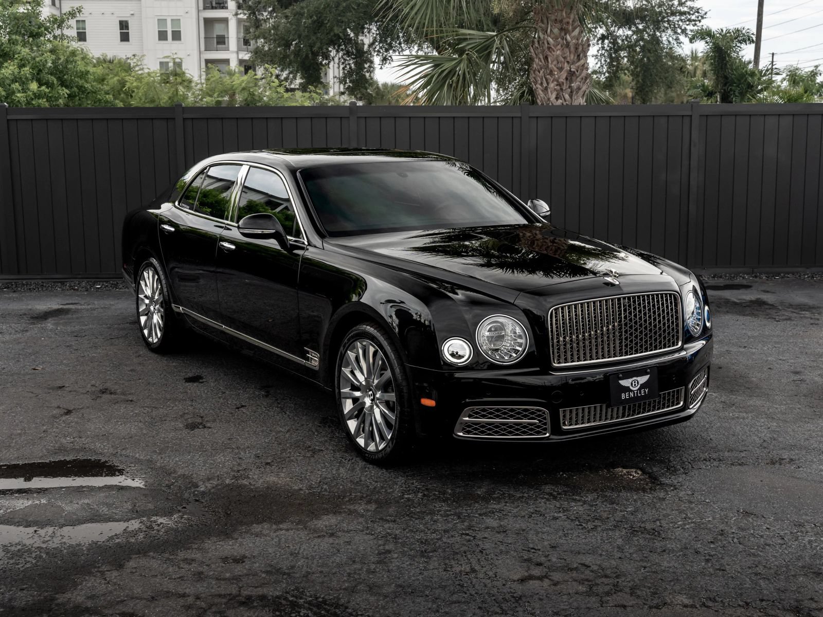 Used 2017 Bentley Mulsanne RWD image 25