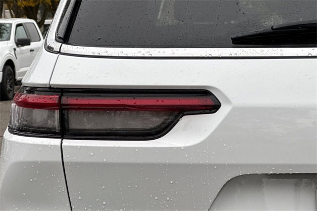 Used 2023 Jeep Grand Cherokee L Laredo image 49