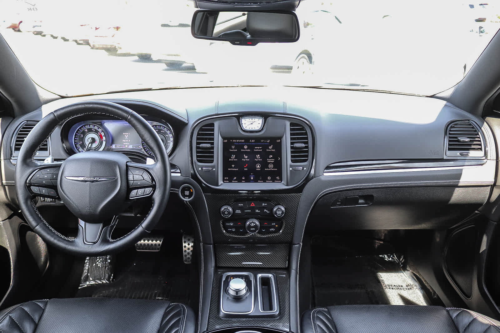 Used 2023 Chrysler 300 C RWD image 12