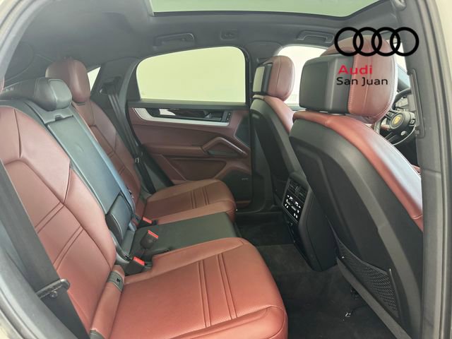 Used 2025 Porsche Cayenne S AWD/4WD image 35