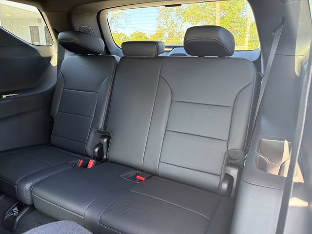 New 2026 Chevrolet Traverse LT w/ Midnight/Sport Edition FWD image 28