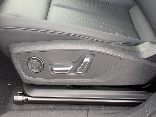 New 2026 Audi Q3 quattro 2.0T AWD/4WD image 9