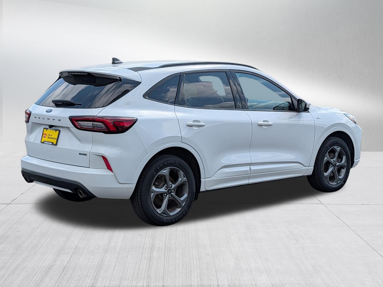 Used 2023 Ford Escape ST-Line Select AWD/4WD image 7