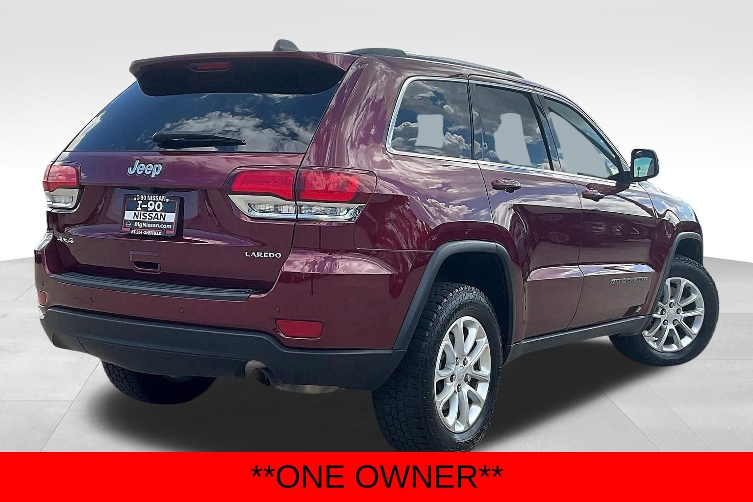 Used 2021 Jeep Grand Cherokee Laredo image 4