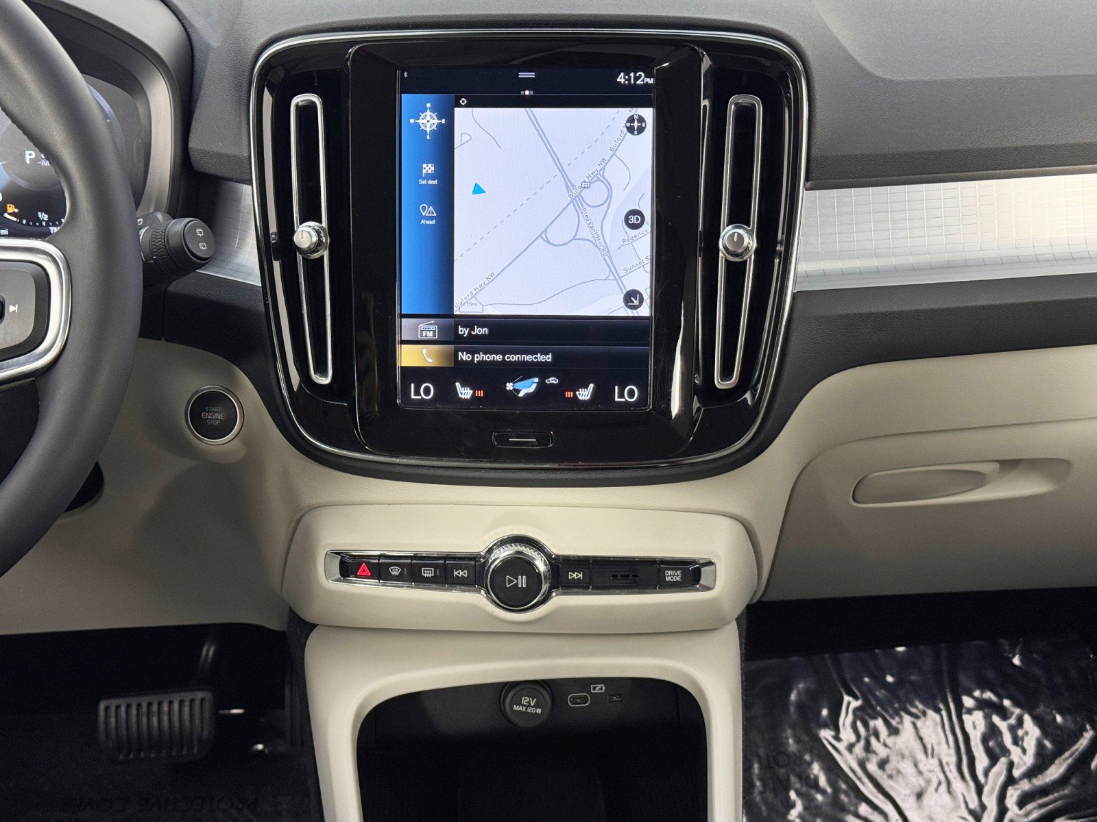 Used 2022 Volvo XC40 T5 Momentum w/ Premium Package image 23