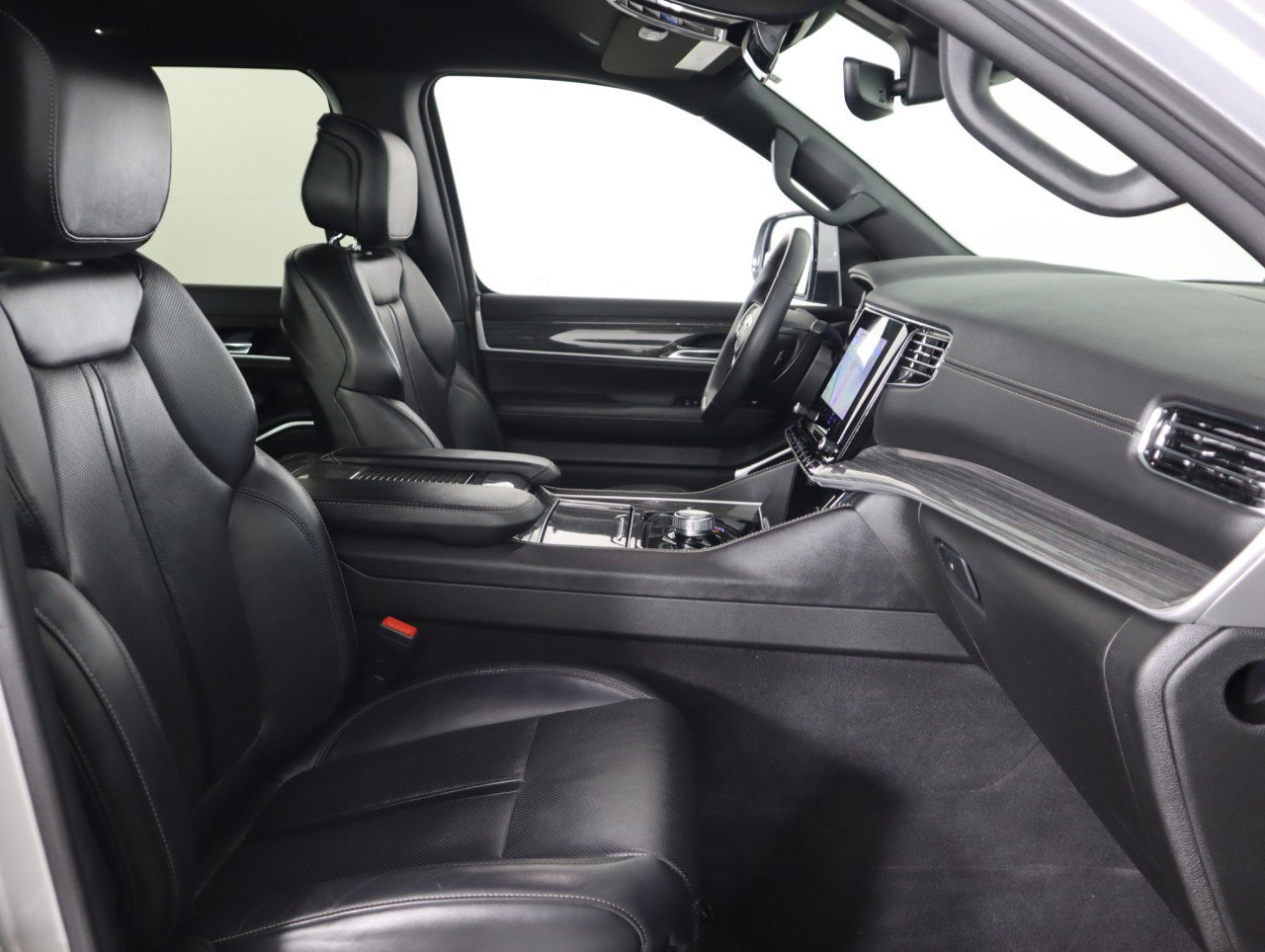 Used 2022 Jeep Wagoneer Series II image 10