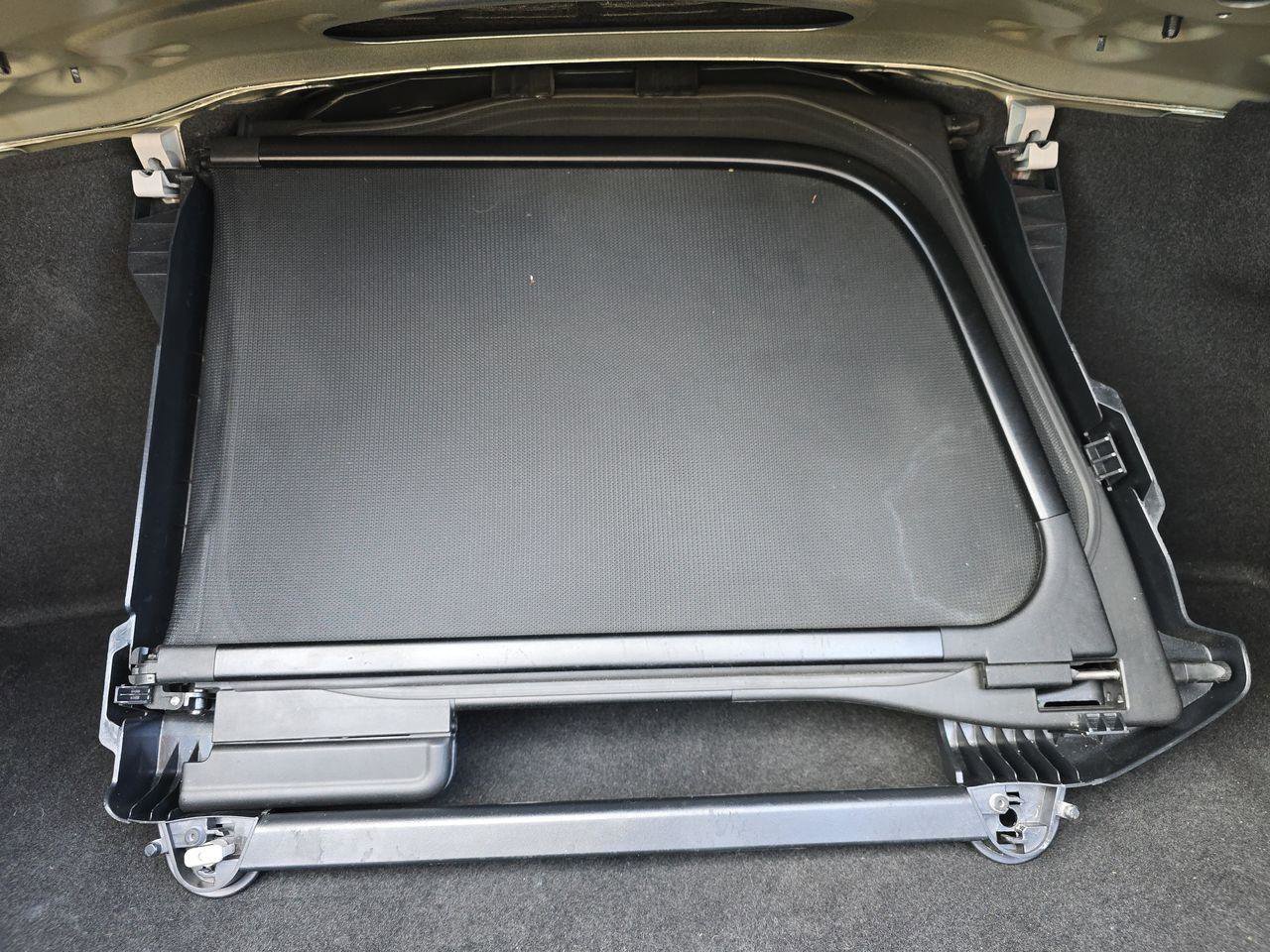 Used 2014 Volkswagen Beetle R-Line image 27