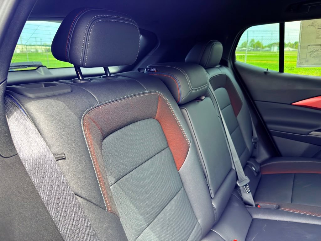 New 2026 Chevrolet Equinox EV RS FWD image 32