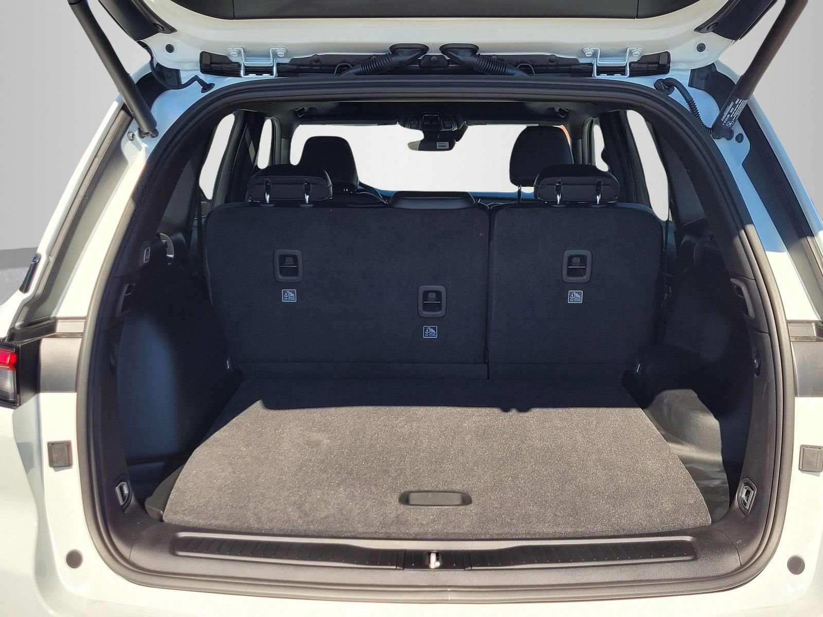 New 2025 Jeep Grand Cherokee Altitude w/ Trailer Tow Package image 7