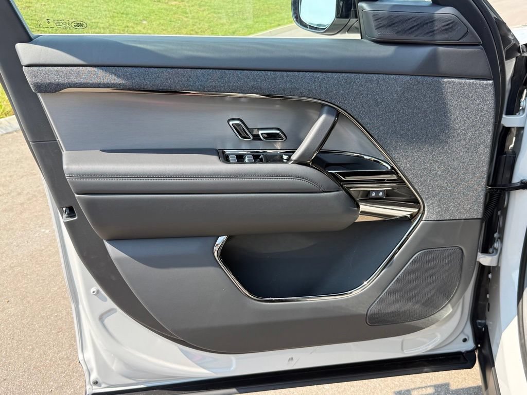 New 2026 Land Rover Range Rover Sport SE AWD/4WD image 14