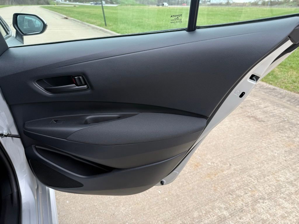 Used 2025 Toyota Corolla LE FWD image 14