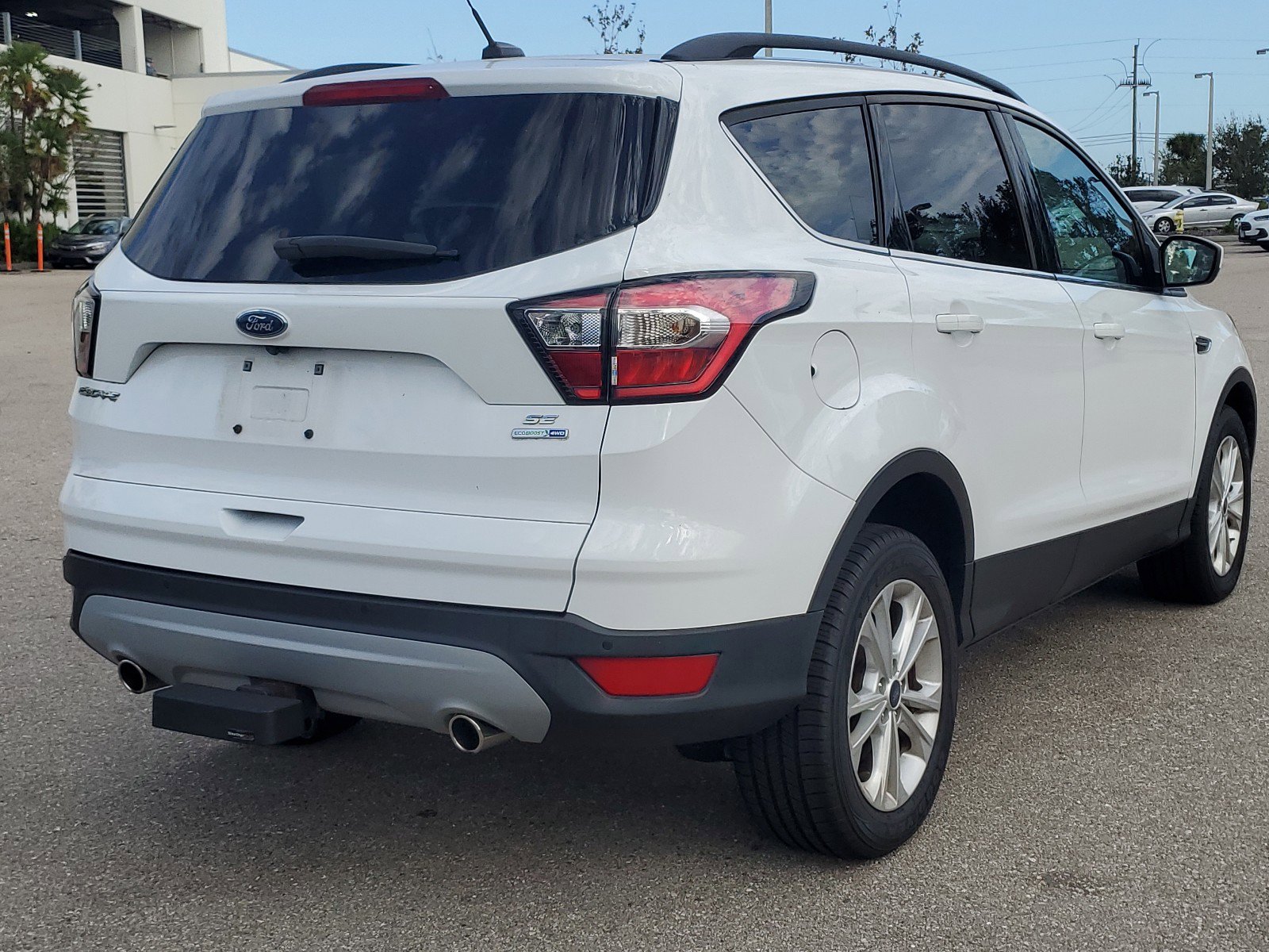 Used 2017 Ford Escape SE w/ Equipment Group 201A image 5