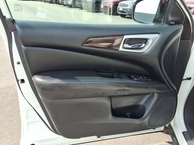 Used 2016 Nissan Pathfinder SL w/ SL Tech Package AWD/4WD image 15
