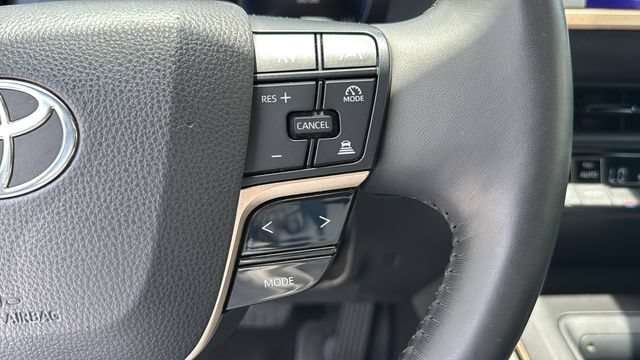 Used 2023 Toyota Crown Platinum AWD/4WD image 11