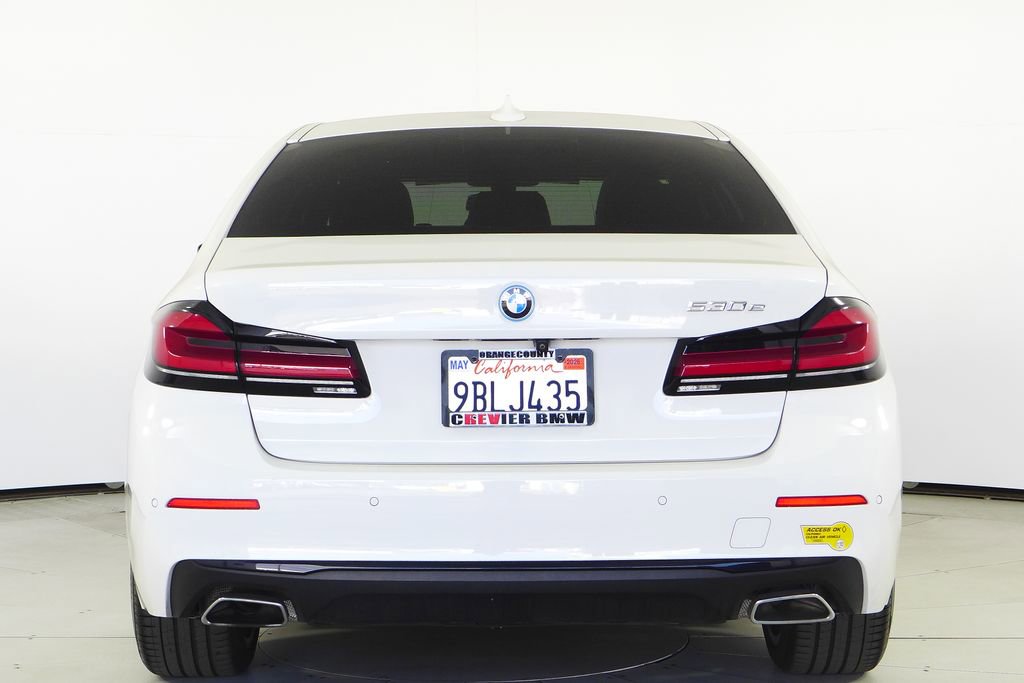 Certified 2022 BMW 530e w/ Convenience Package image 8