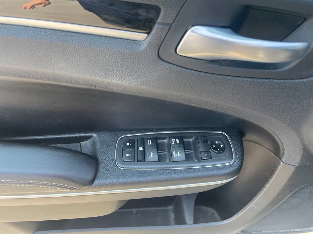 Used 2021 Chrysler 300 S RWD image 16