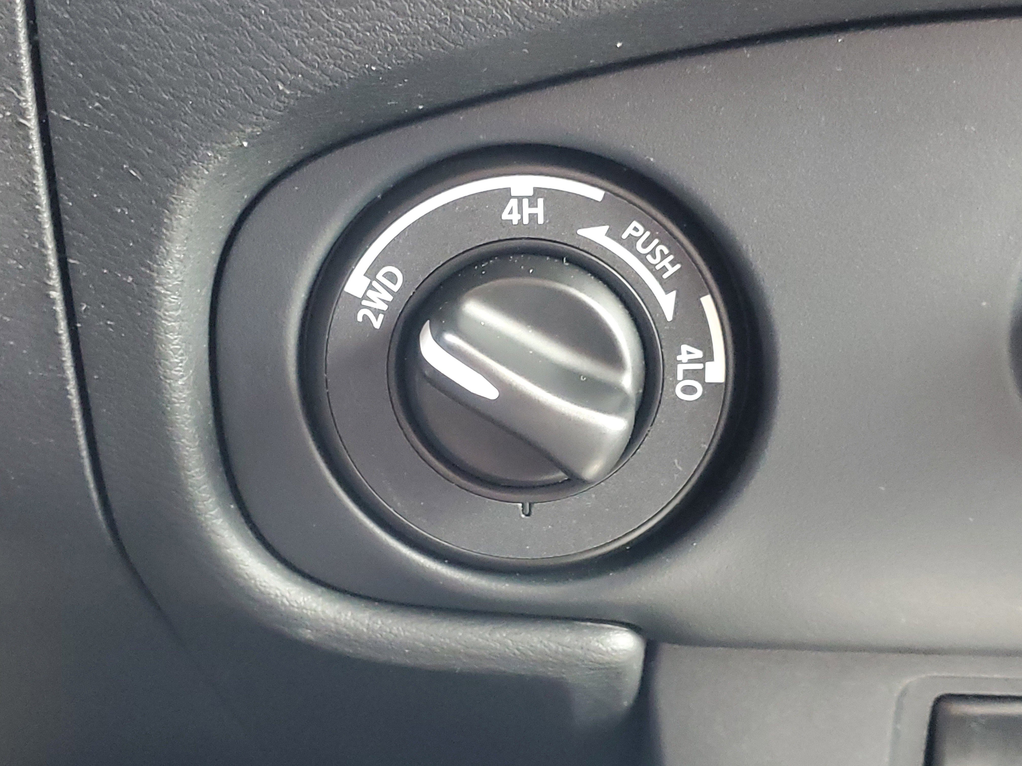 Used 2022 Nissan Frontier SV w/ Technology Package image 29