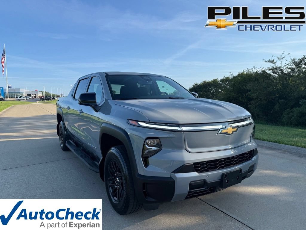 Used 2025 Chevrolet Silverado EV LT AWD/4WD image 1