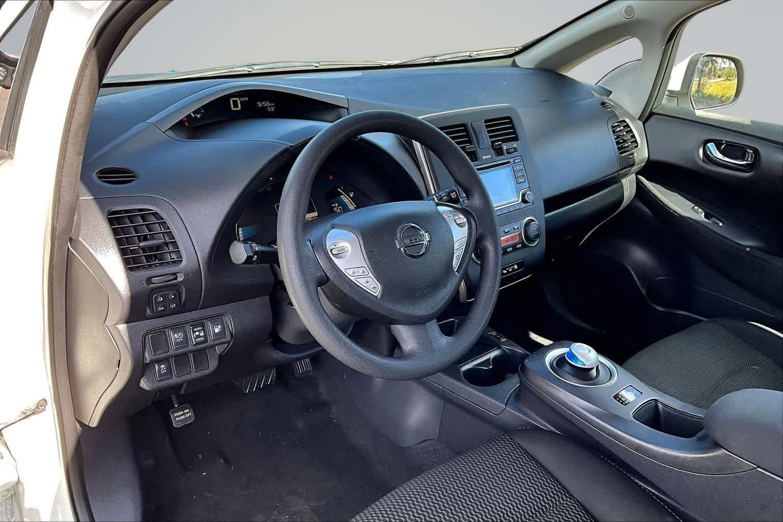 Used 2016 Nissan Leaf S w/ Charger Package FWD image 2
