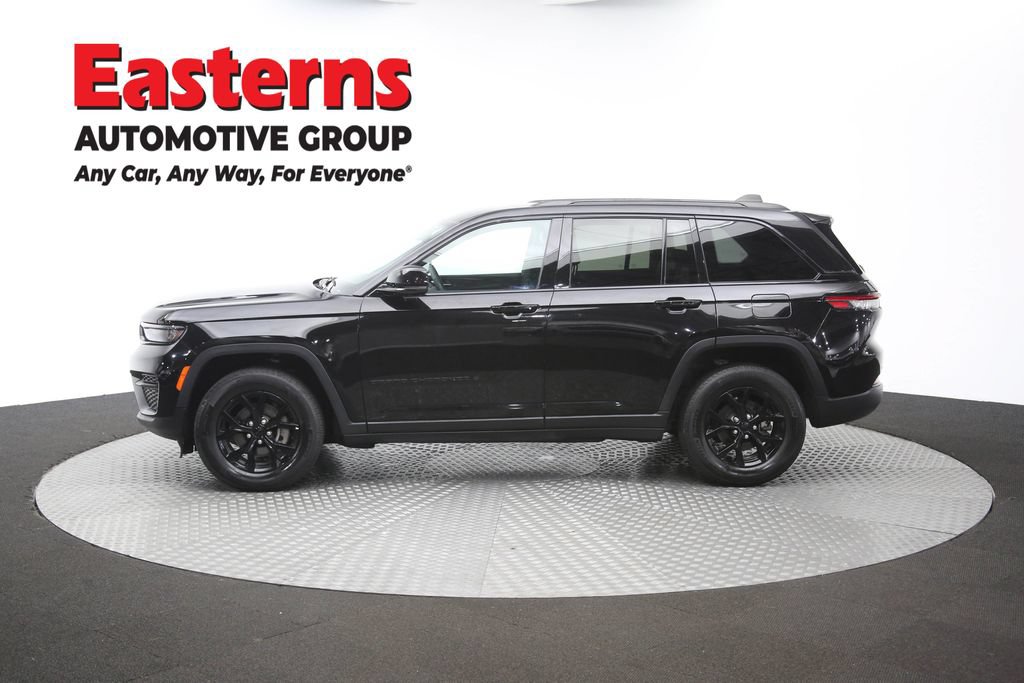Used 2025 Jeep Grand Cherokee Altitude AWD/4WD image 60