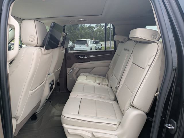 Used 2023 GMC Yukon XL Denali w/ Denali Reserve Package image 16