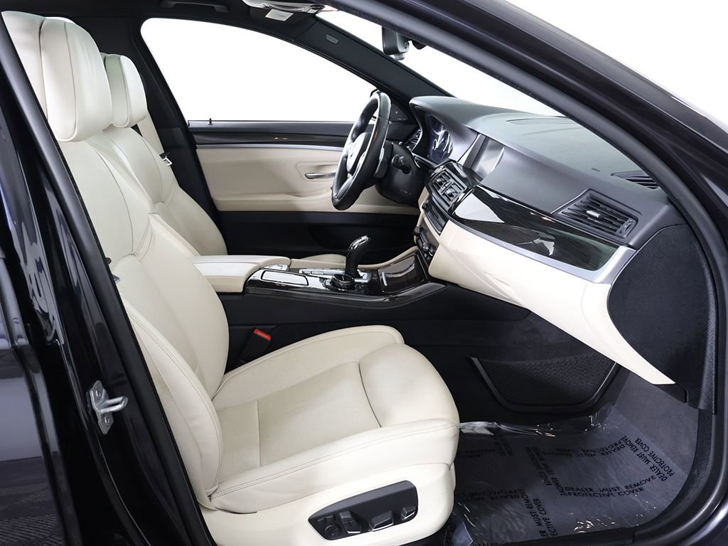 Used 2014 BMW 550i xDrive Sedan AWD/4WD image 35
