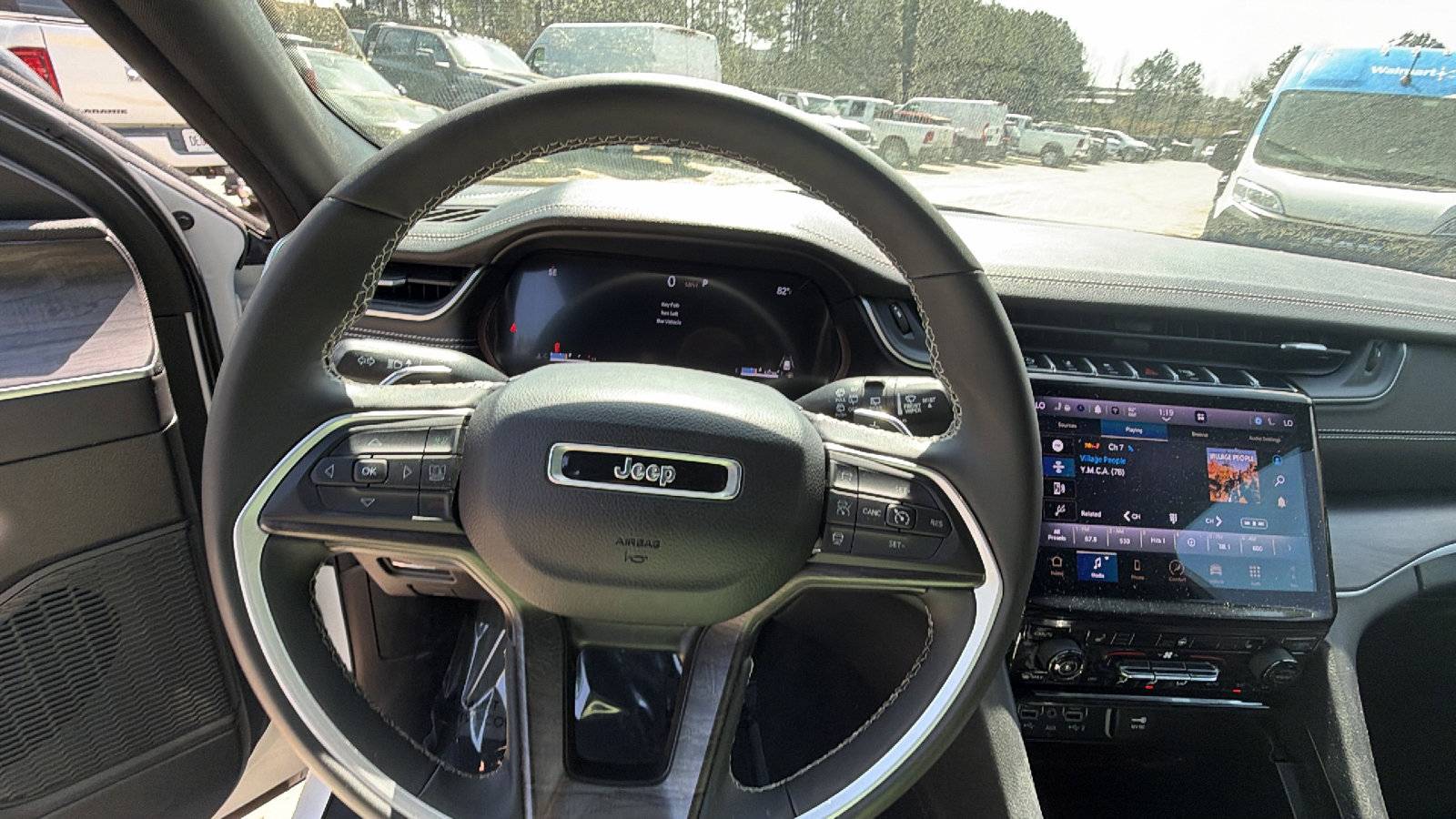 Used 2024 Jeep Grand Cherokee L Limited image 29