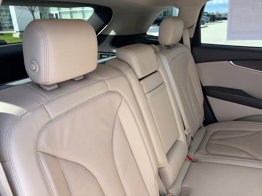 Used 2018 Lincoln MKX Reserve w/ Lincoln MKX Climate Package image 33