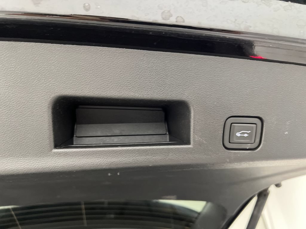 Used 2024 Chevrolet Traverse LT FWD image 50