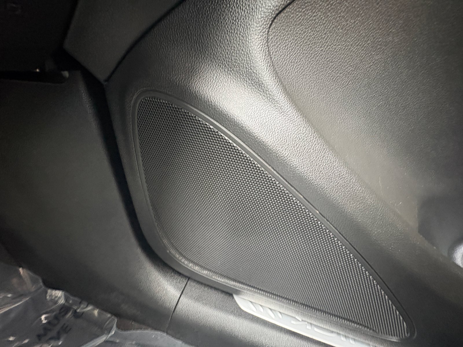 Used 2017 Buick Envision Essence FWD image 27
