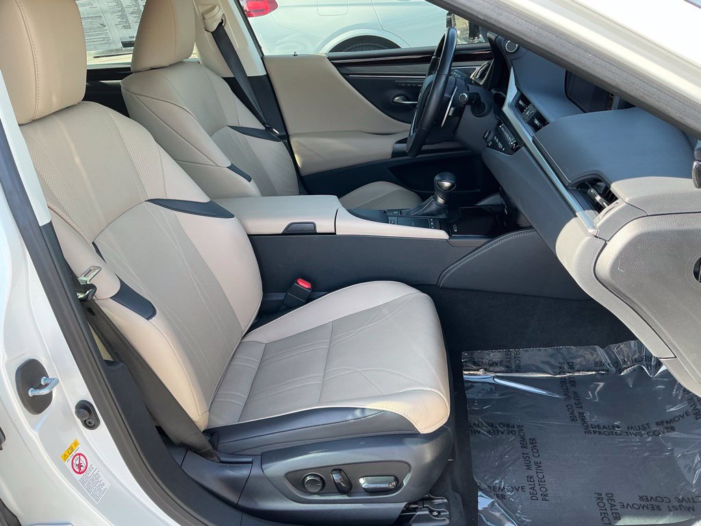 Used 2019 Lexus ES 300h FWD image 22