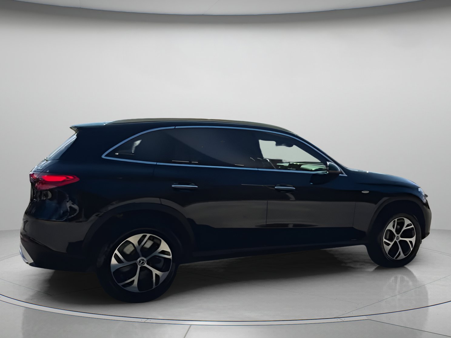 Used 2025 Mercedes-Benz GLC 350e GLC 350e image 30