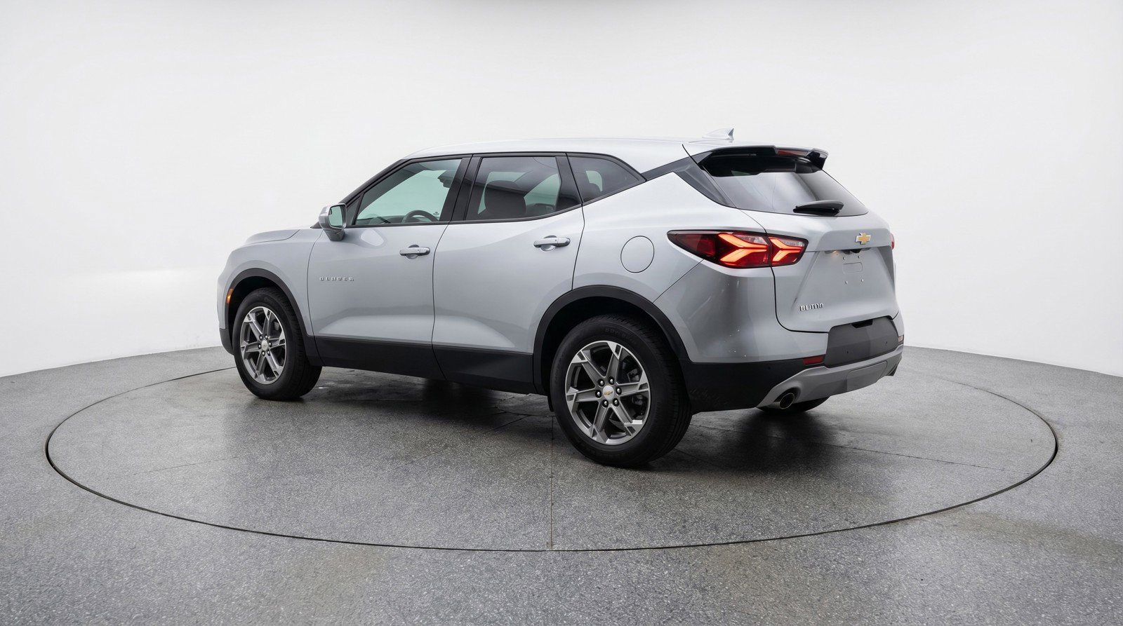 Used 2025 Chevrolet Blazer LT FWD image 6