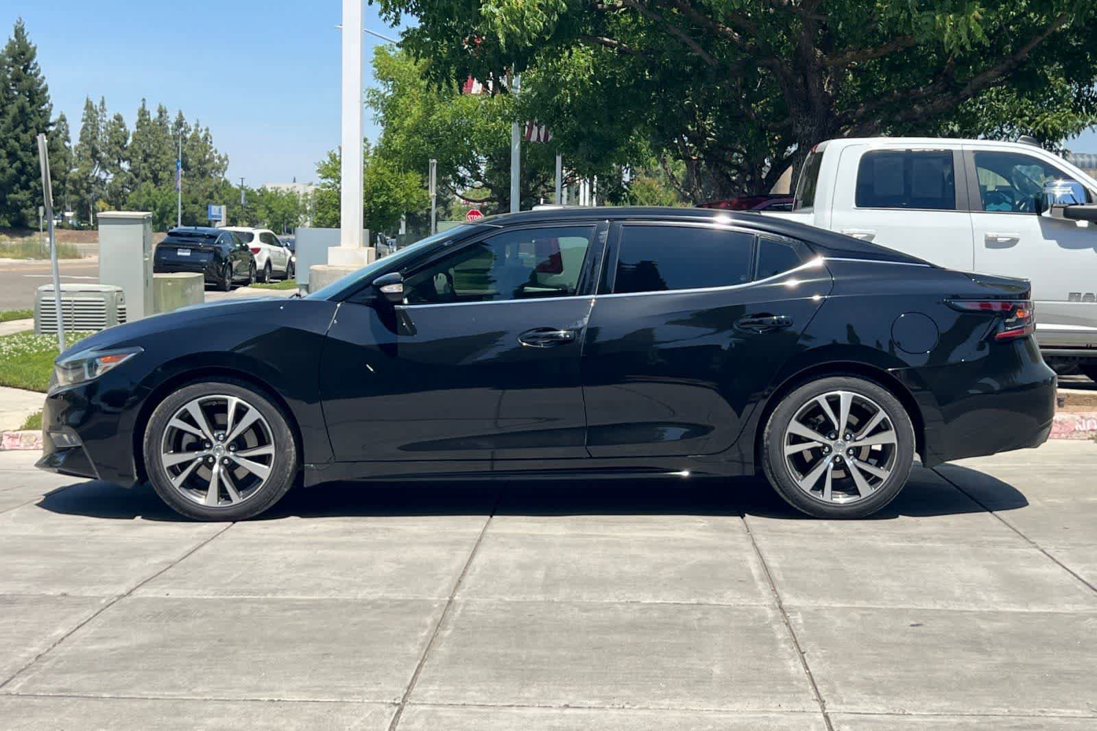Used 2017 Nissan Maxima 3.5 SL FWD image 6