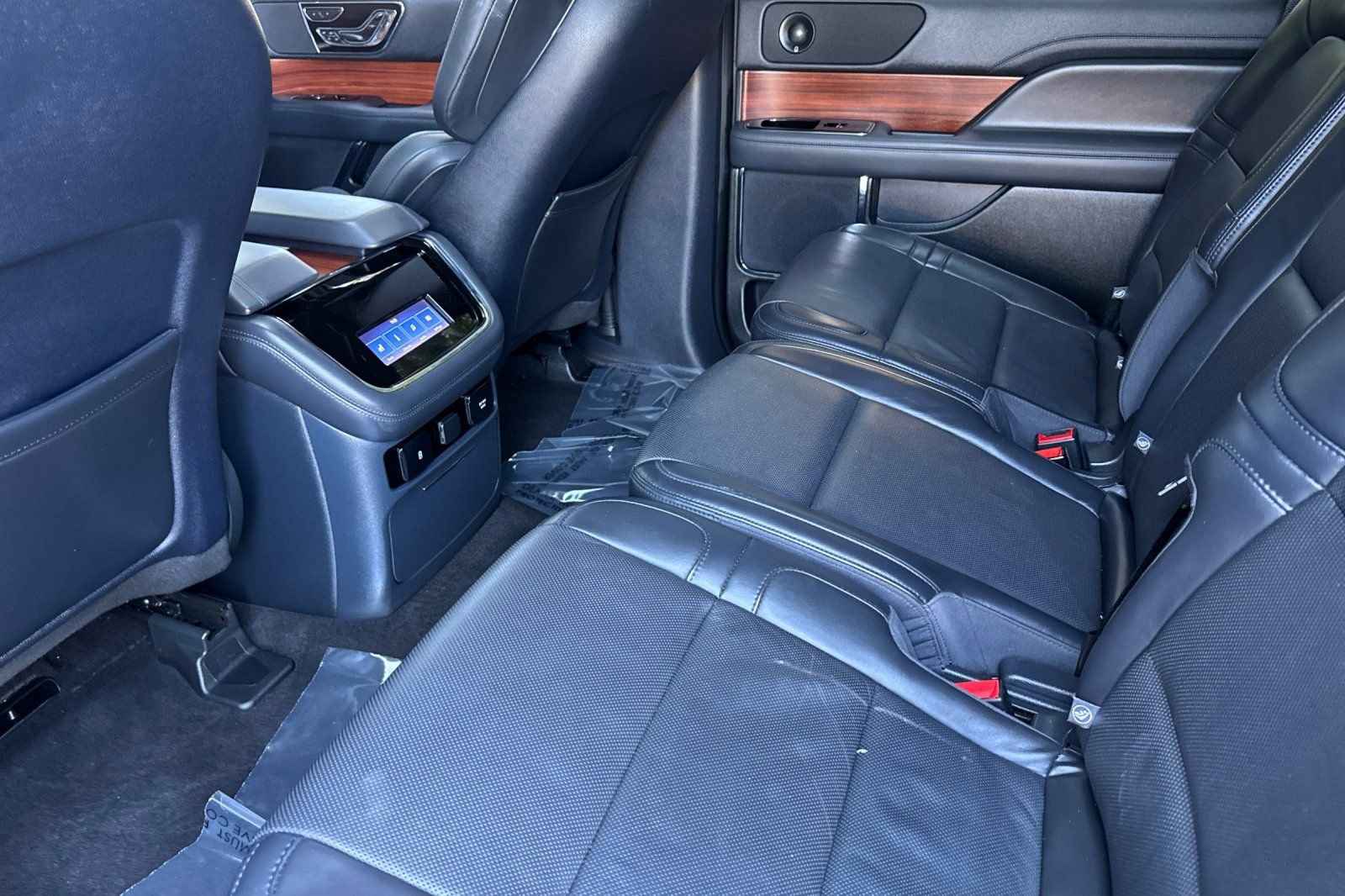 Used 2023 Lincoln Navigator L Reserve w/ Monochromatic Package image 12