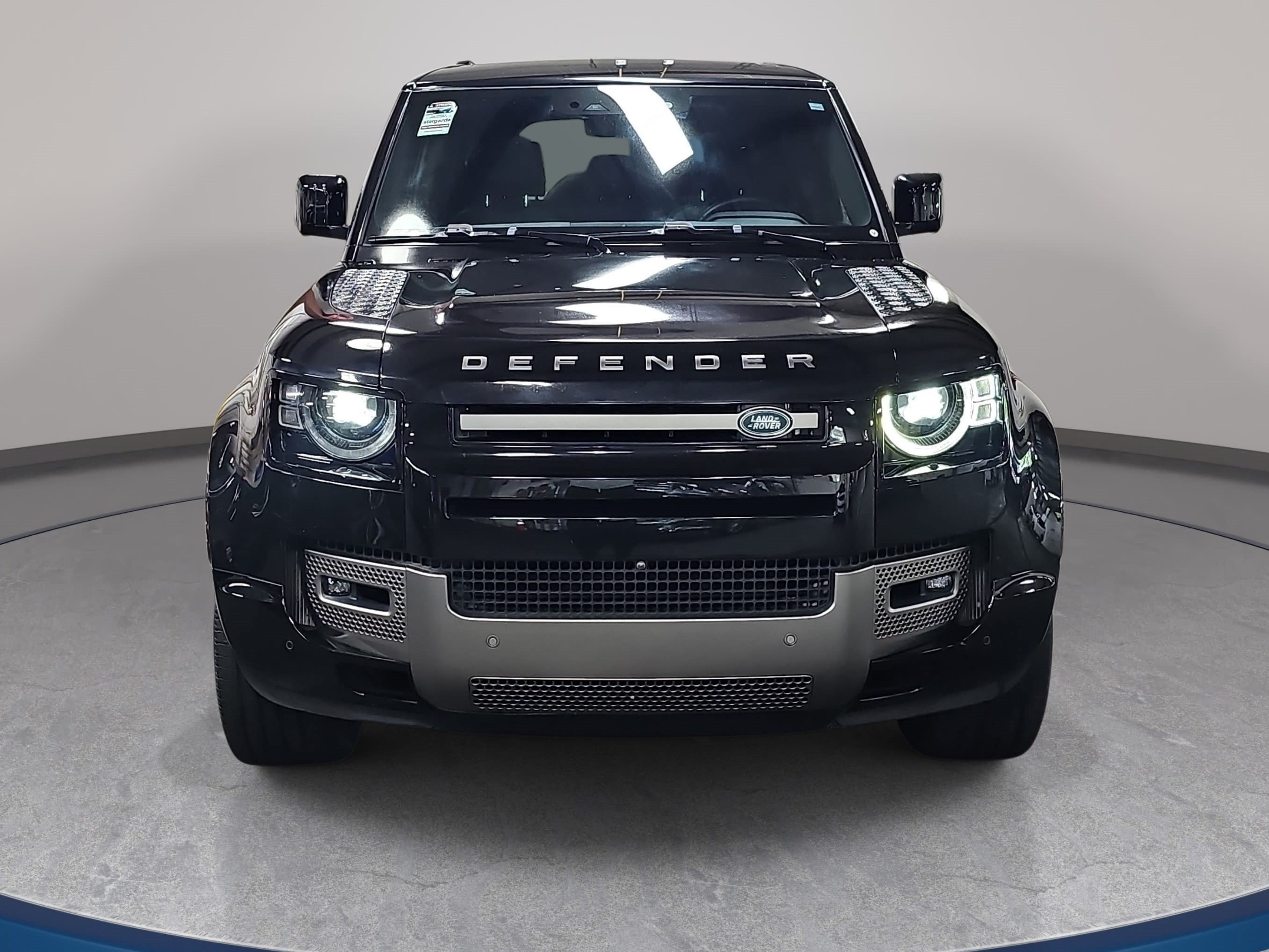 Used 2022 Land Rover Defender 110 X-Dynamic SE AWD/4WD image 2