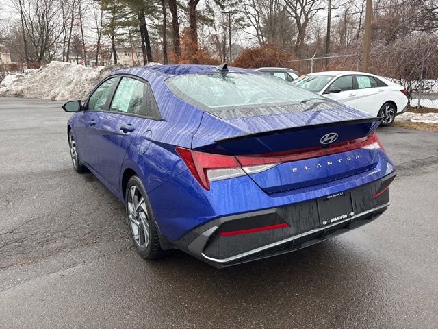 Certified 2025 Hyundai Elantra Sport image 4