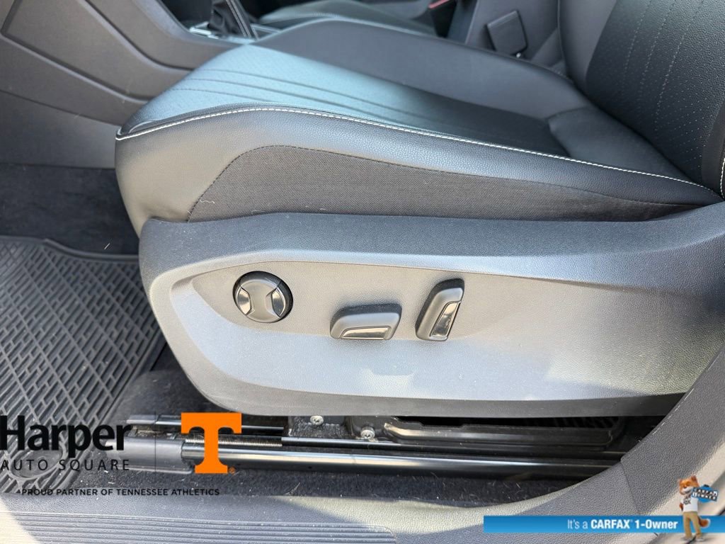 Used 2022 Volkswagen Tiguan SE image 19