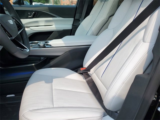 New 2025 Cadillac Lyriq Luxury image 23