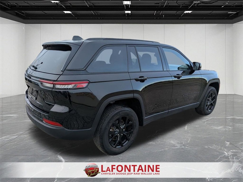 Certified 2024 Jeep Grand Cherokee Altitude image 5