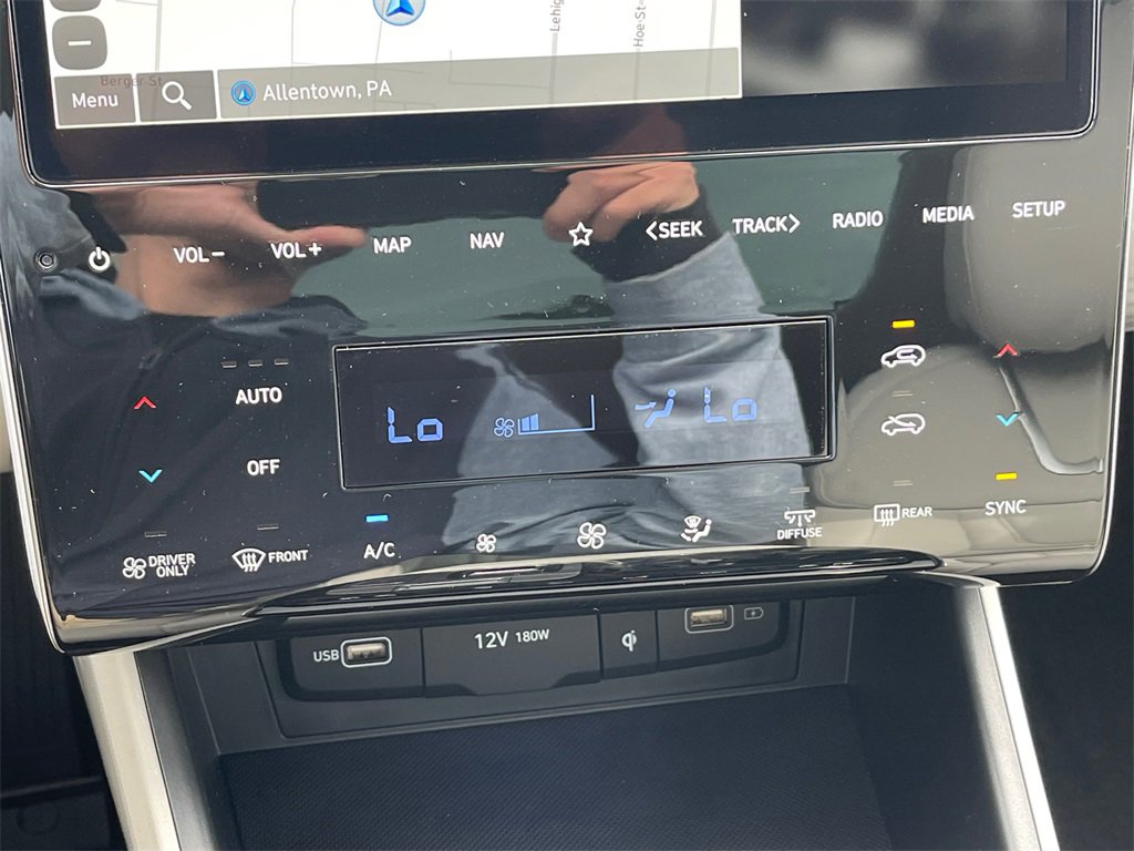 Used 2024 Hyundai Tucson Limited image 23