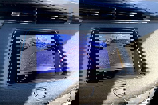 Used 2023 Cadillac XT4 Luxury w/ Cold Weather Package image 21