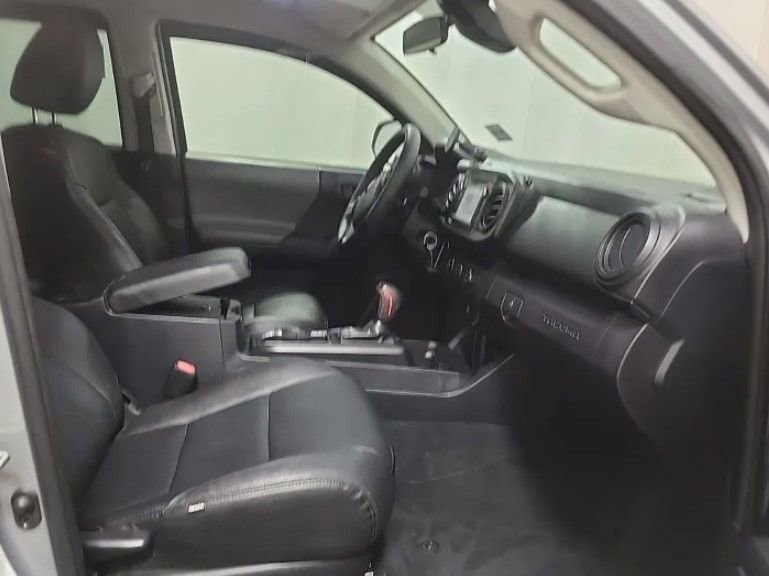 Used 2018 Toyota Tacoma SR w/ SR Convenience Package RWD image 10