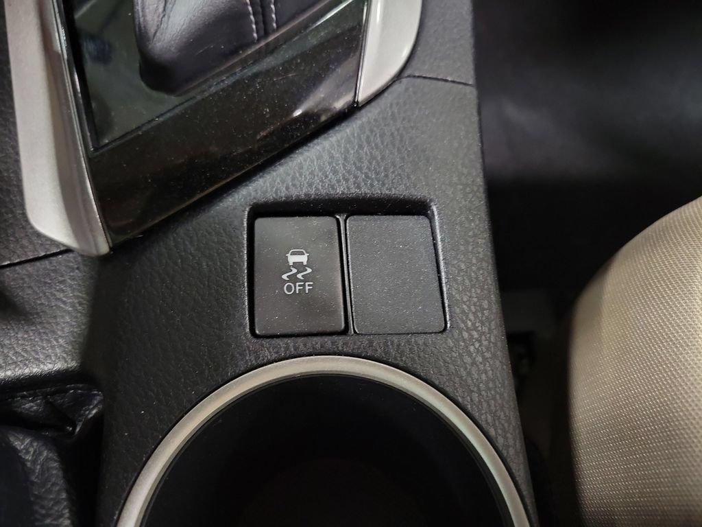 Used 2016 Toyota Corolla LE FWD image 16