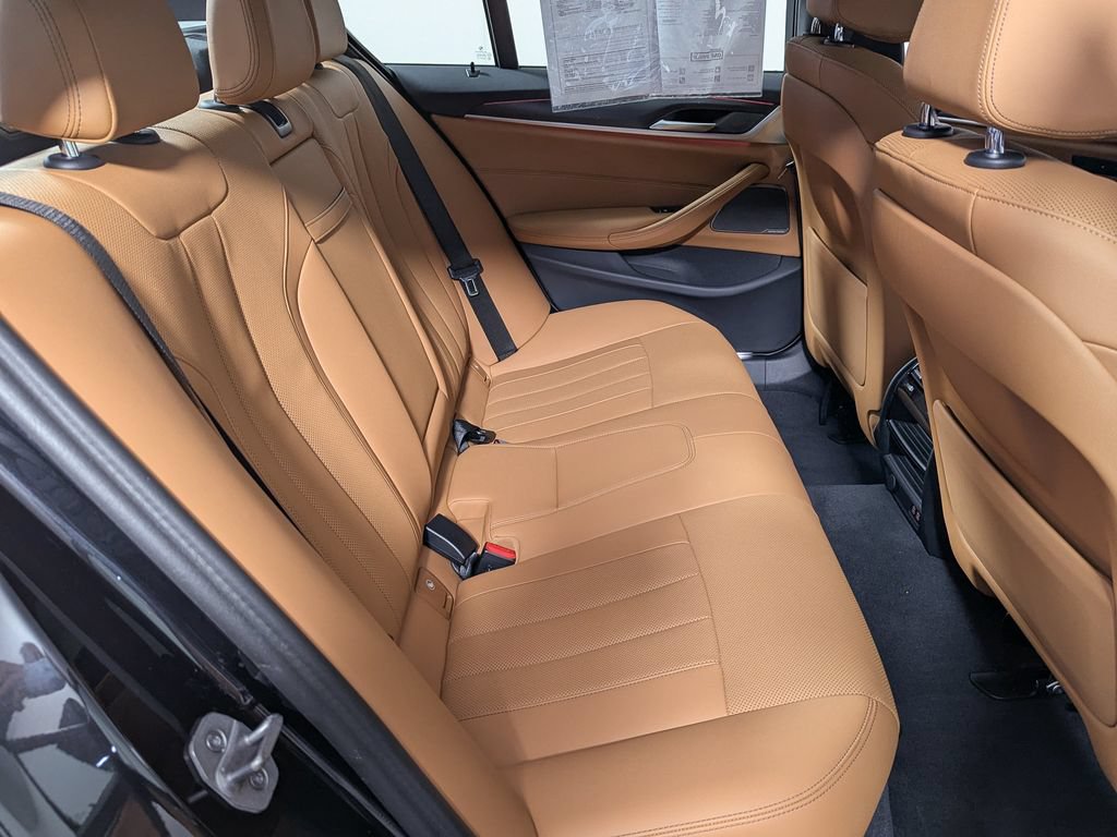 Certified 2023 BMW 530i xDrive w/ M Sport Package AWD/4WD image 41