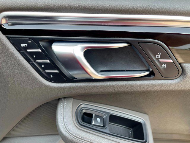 Used 2019 Porsche Macan image 65