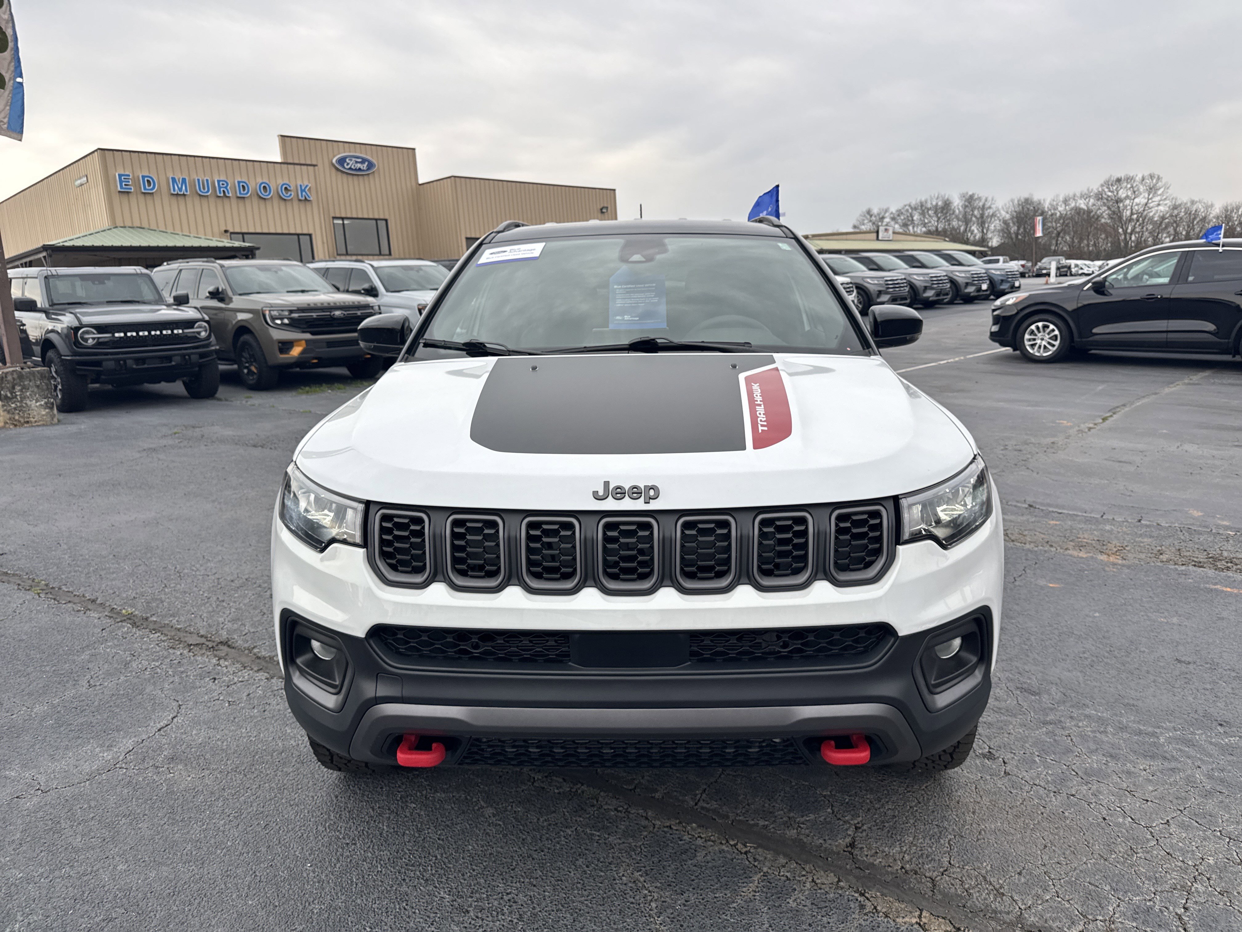 Used 2025 Jeep Compass Trailhawk image 3
