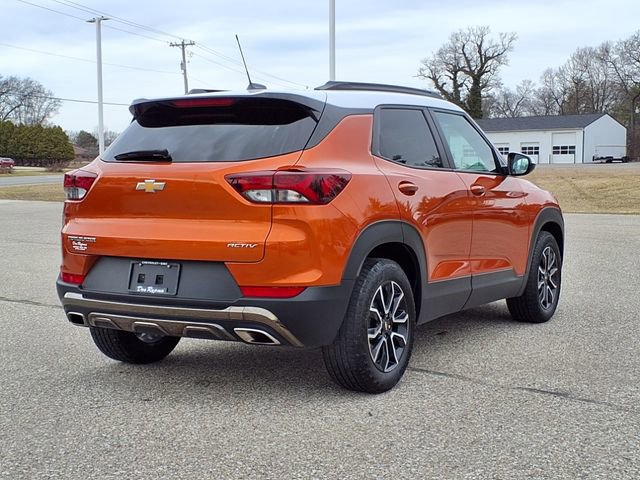 Used 2023 Chevrolet TrailBlazer ACTIV w/ Sun and Liftgate Package image 3