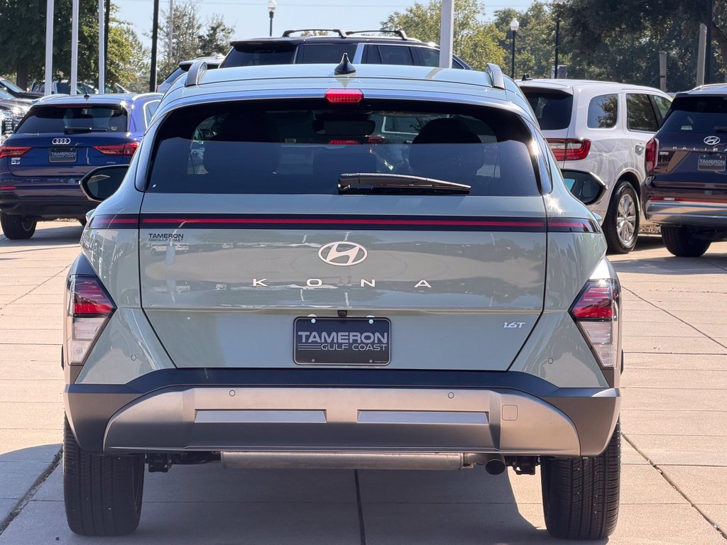 Used 2025 Hyundai Kona Limited FWD image 2